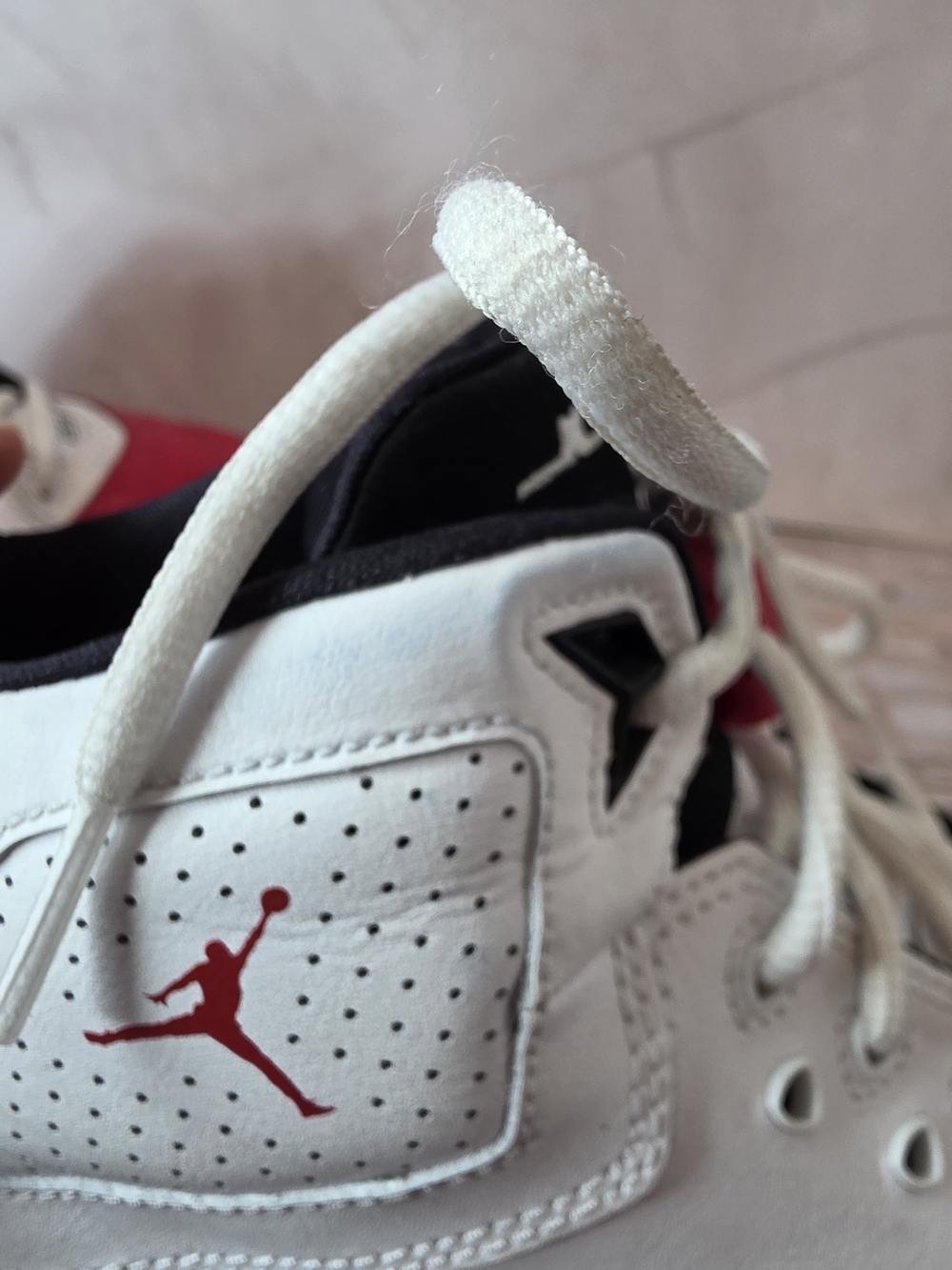 Air Jordan Big Kids Sz 6.5 Basketball Shoes - White & Red - Picture 7 of 14